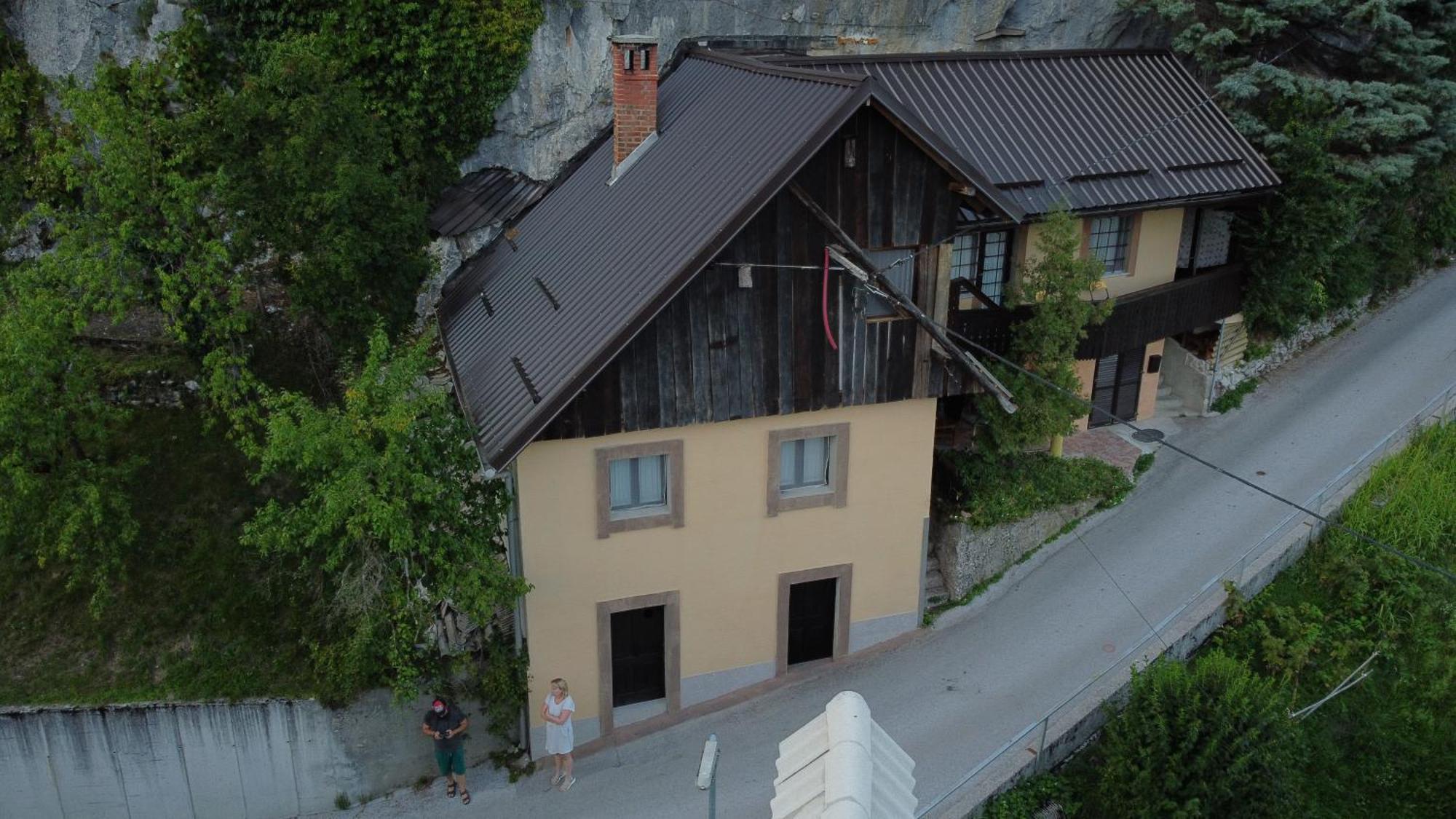 Apartments Under Rock Блед Екстериор снимка