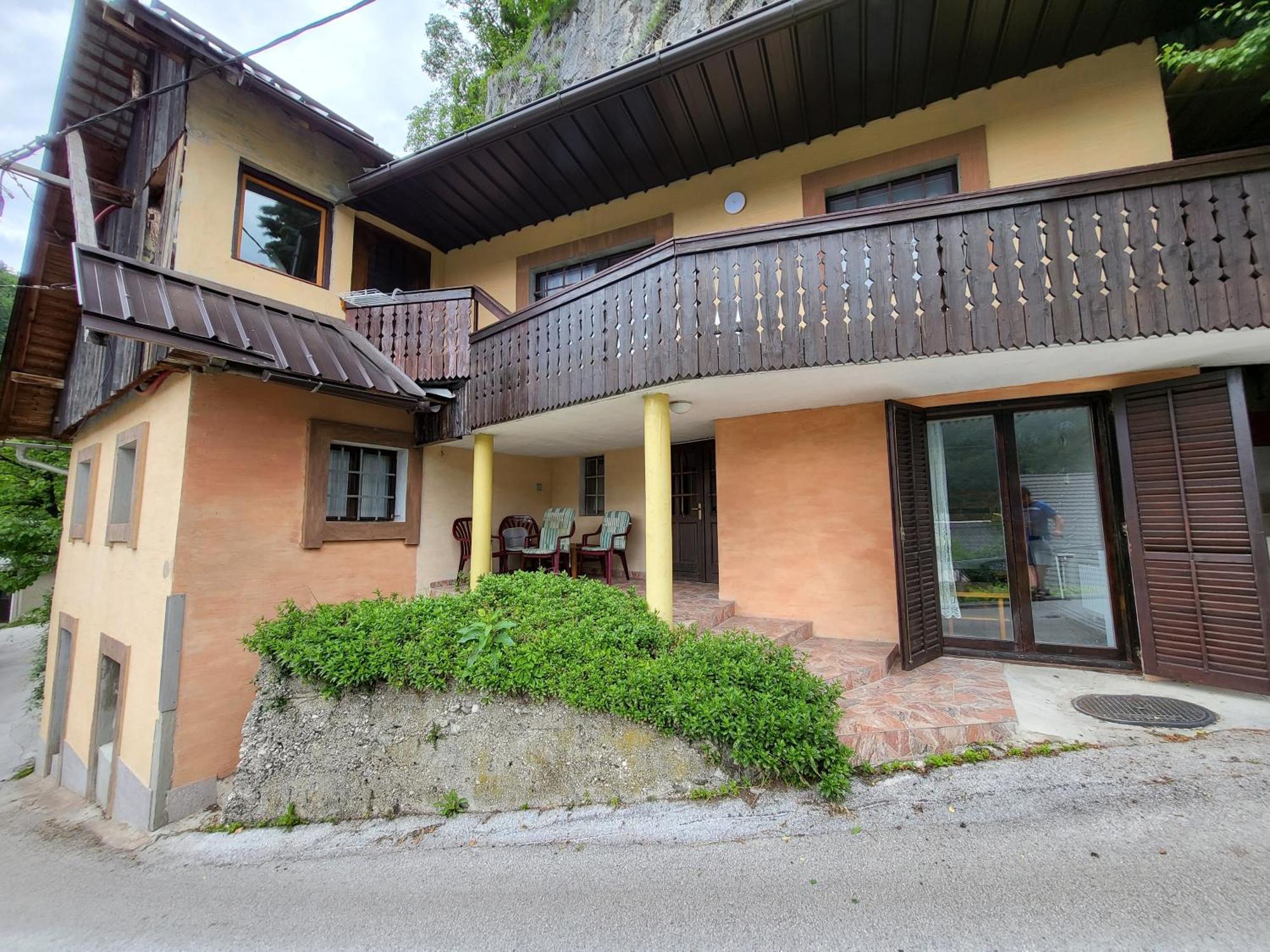 Apartments Under Rock Блед Екстериор снимка